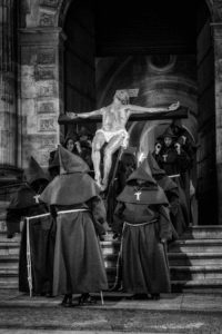 Cristo Hermandad Franciscana saliendo de la catedral